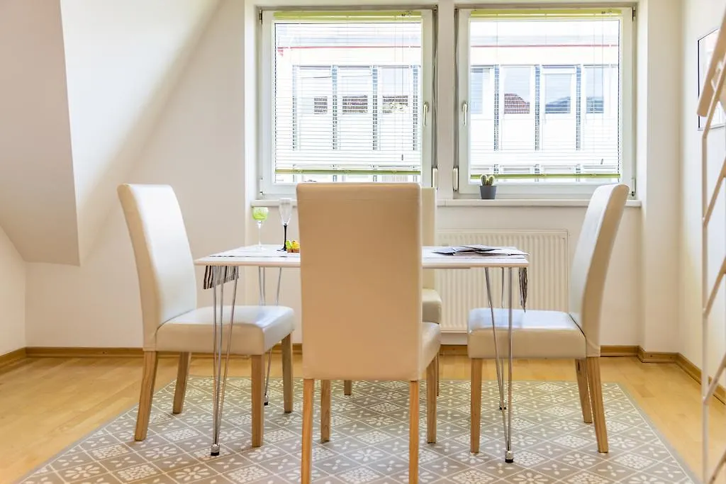 Maisonette Apartment Am Bahnhof - Adults Only Innsbruck 0*,  Oostenrijk